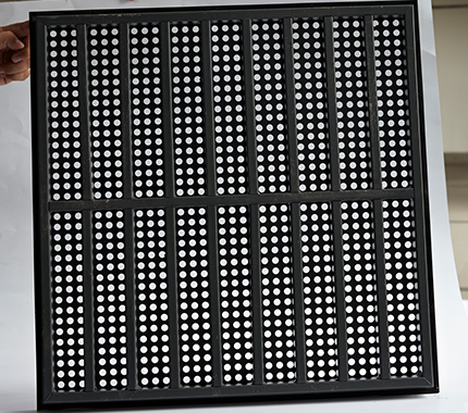 全鋼通風(fēng)防靜電地板(PVC面)